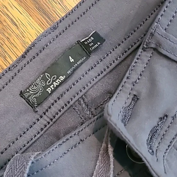 Prana women's size 4 pants/capri grey pants. - Picture 2 of 8